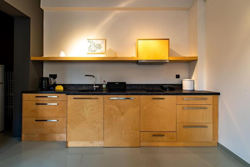 Artistic Spacious Studio Apartment Next To Metro Monastiraki Athén Kültér fotó