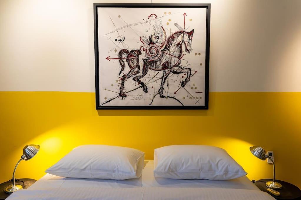 Artistic Spacious Studio Apartment Next To Metro Monastiraki Athén Kültér fotó