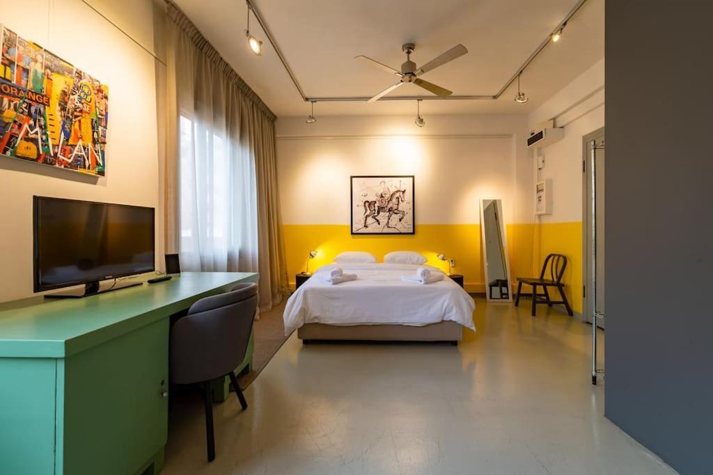 Artistic Spacious Studio Apartment Next To Metro Monastiraki Athén Kültér fotó