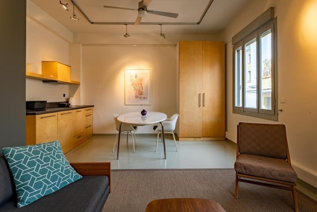 Artistic Spacious Studio Apartment Next To Metro Monastiraki Athén Kültér fotó