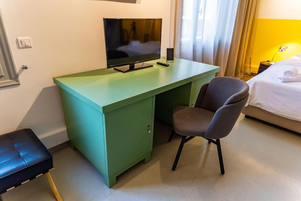Artistic Spacious Studio Apartment Next To Metro Monastiraki Athén Kültér fotó